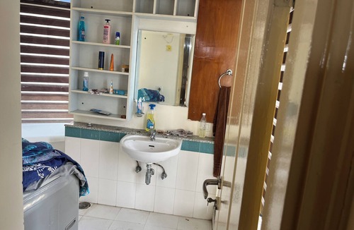 Jaypee Greens Apartment | Cozy studio in welcoming Greater Noida with WiFi, AC