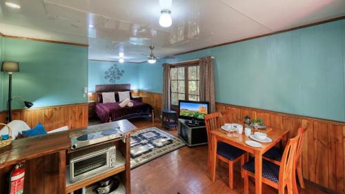 Crayfish Creek Resort | Crayfish Creek Van & Cabin Park
