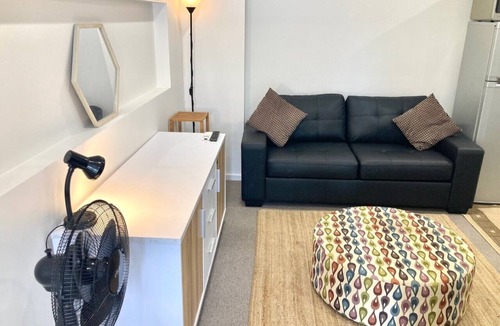 Sydney Apartment | Cronulla CBD Studio Apartment, Minutes to Beach