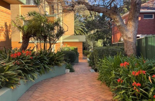 Cronulla Apartment | Cronulla courtyard unit, 10 mins walk to Beach & Bay