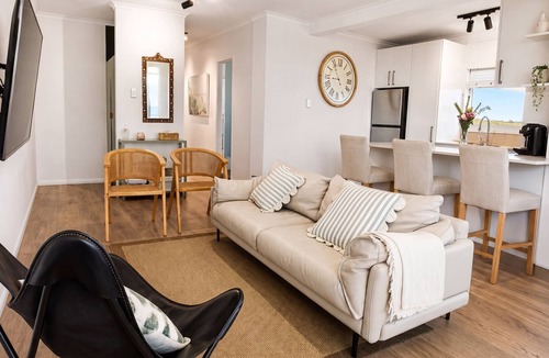 Cronulla Apartment | Cronulla Ocean View, Steps to Beach