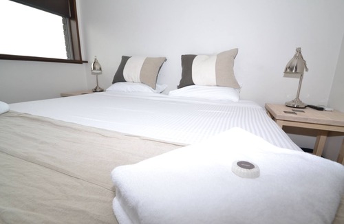 Casula Hotel | Crossroads Hotel Liverpool