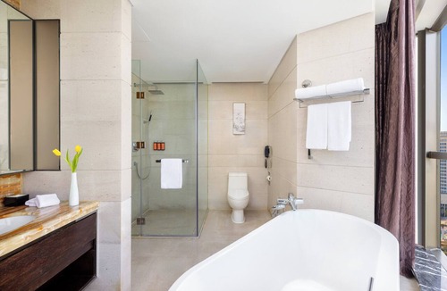 Middle Chaoyang Hotel | Crowne Plaza Beijing Lido by IHG