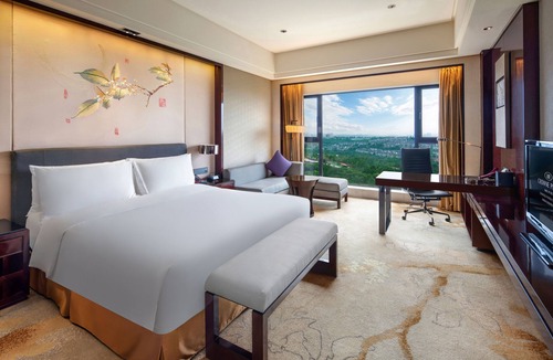 Xindu Hotel | Crowne Plaza Chengdu Panda Garden by IHG - Near Panda Base