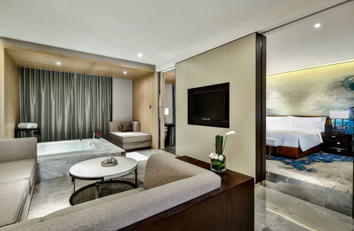Chengdu Hotel | Crowne Plaza Chengdu Wenjiang by IHG