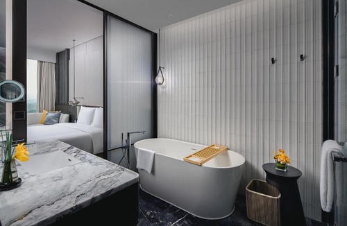 Echeng District Hotel | Crowne Plaza Ezhou by IHG