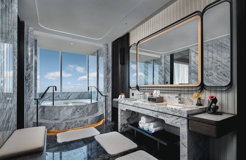 Echeng District Hotel | Crowne Plaza Ezhou by IHG