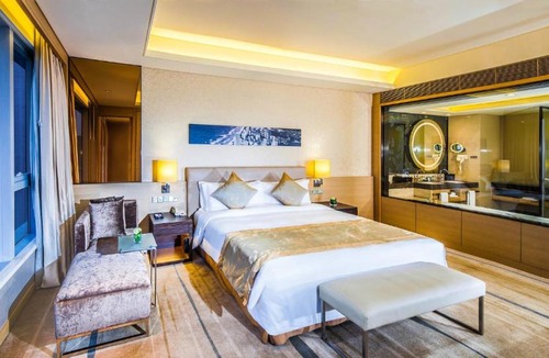 Huadu Hotel | Crowne Plaza Guangzhou Huadu by IHG