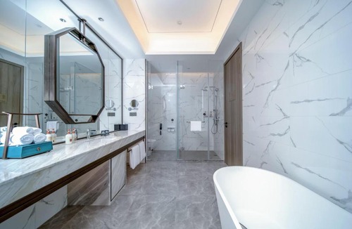 Linping Hotel | Crowne Plaza Hangzhou Linping by IHG
