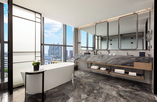 Hecheng District Hotel | Crowne Plaza Huaihua by IHG