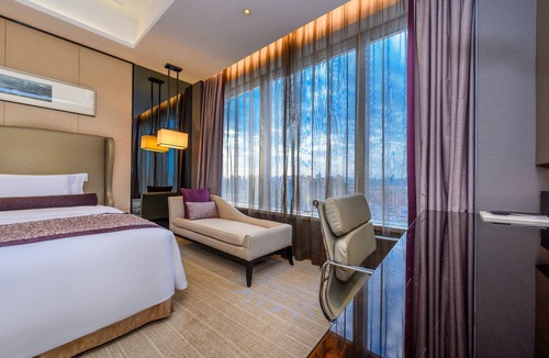 Huizhou Hotel | Crowne Plaza Huizhou by IHG