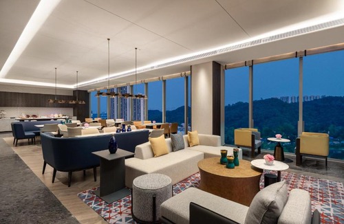 Pengjiang Hotel | Crowne Plaza Jiangmen Binjiang by IHG