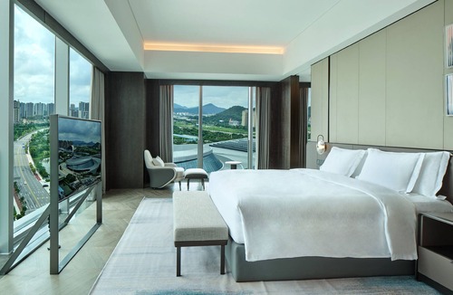 Pengjiang Hotel | Crowne Plaza Jiangmen Binjiang by IHG