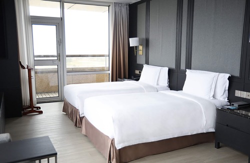 Jiading Hotel | Crowne Plaza Shanghai Anting - 20 Minutes drive to National Exhibition and Convention Center & 15 Minutes drive to F1