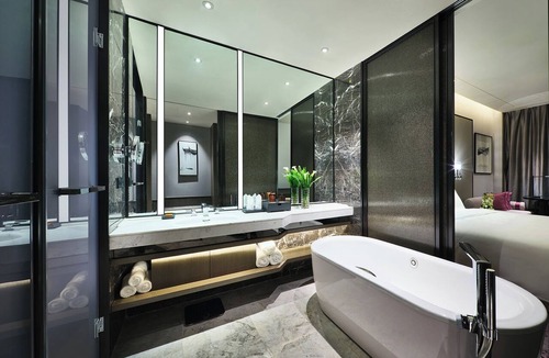 Bin Hu District Hotel | Crowne Plaza Wuxi Lake View by IHG