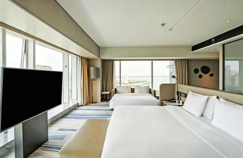 Jimei Hotel | Crowne Plaza Xiamen Jimei Seaview by IHG