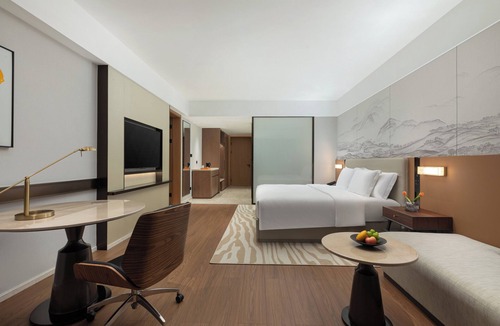 Xiangcheng Hotel | Crowne Plaza Xiangyang Fuchun Lakeside by IHG