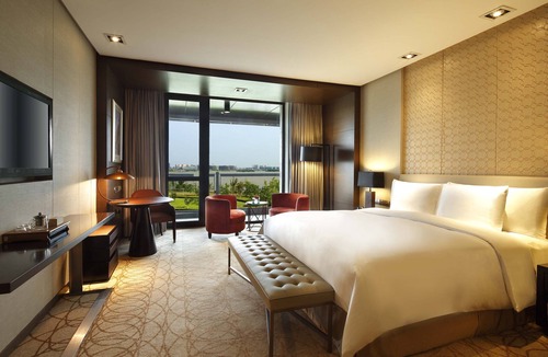 Yunlong District Hotel | Crowne Plaza Xuzhou Dalong Lake by IHG