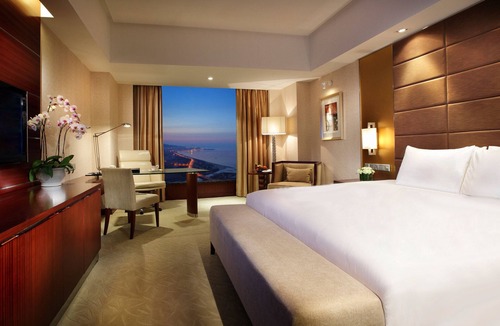 Laishan Hotel | Crowne Plaza Yantai Seaview by IHG