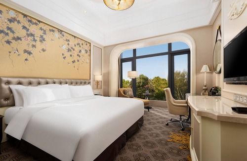 Zhongyuan District Hotel | Crowne Plaza Zhengzhou by IHG