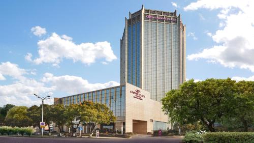 Jingkou District Hotel | Crowne Plaza Zhenjiang by IHG