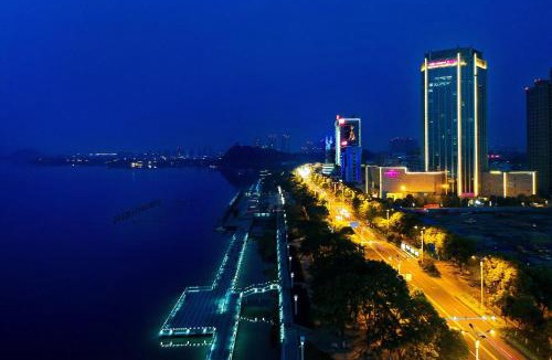 Jingkou District Hotel | Crowne Plaza Zhenjiang by IHG