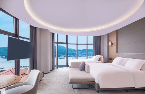 Putuo Hotel | Crowne Plaza Zhoushan Seaview by IHG