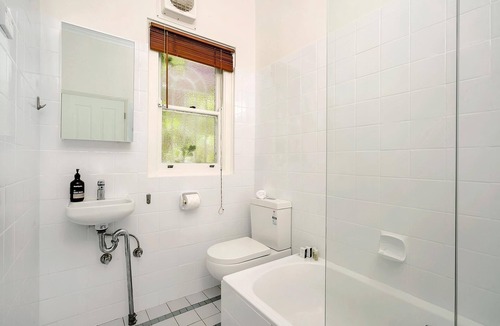 Crows Nest Apartment | Crows Nest - HUNT1 - Huntington Street - Ground Floor 1BR Retreat with Garden Access Near Vibrant Crows Nest