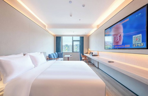 Shajing Hotel | Crystal Hotel Huafa Ice and Snow World