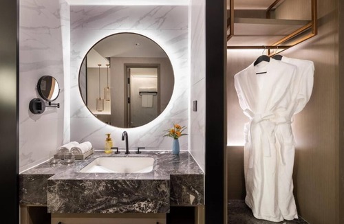 Shibei Hotel | Crystal Hotel Qingdao MixC Shandong Road