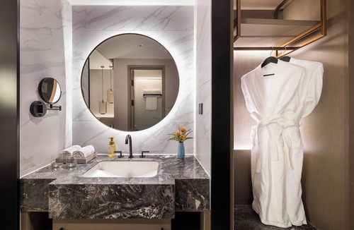 Shibei Hotel | Crystal Hotel Qingdao MixC Shandong Road