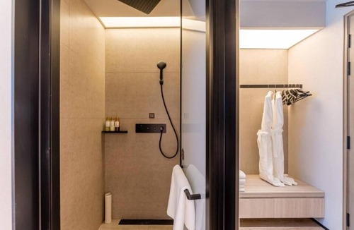 Haining Road Hotel | Crystal Hotel Shanghai North Sichuan Rd