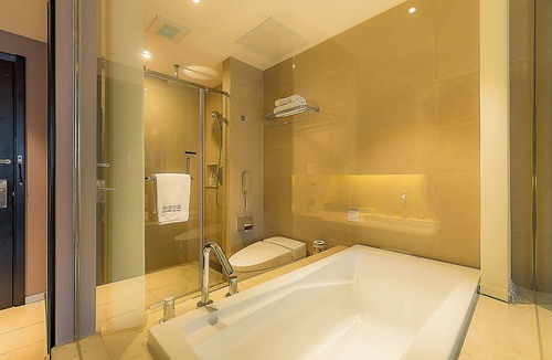 Pudong Hotel | Crystal Hotel Shanghai Intl. Tourism
