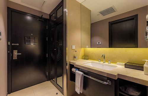 Pudong Hotel | Crystal Hotel Shanghai Intl. Tourism
