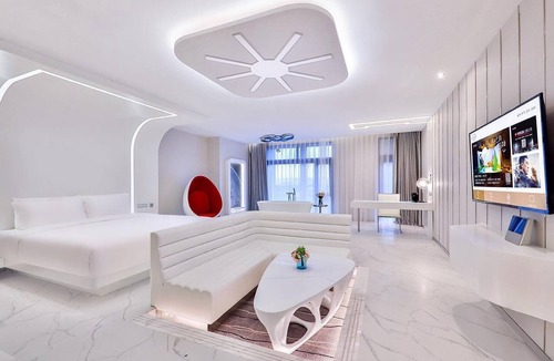 Baoshan Hotel | Crystal Hotel Shanghai Univ Dachang