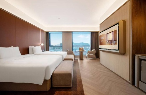 Weihai Hotel | Crystal Hotel Weihai Happiness Gate
