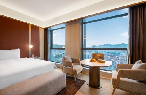 Weihai Hotel | Crystal Hotel Weihai Happiness Gate
