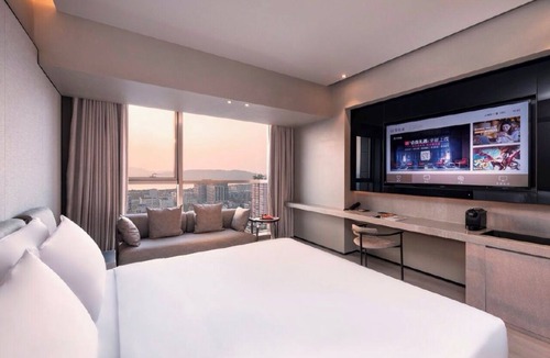 Downtown Hangzhou Hotel | Crystal Orange Hotel Xihu Hubin Intime