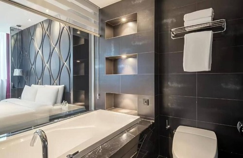 Xuhui Hotel | CrystalOrangeShanghaiCaohejing Hotel