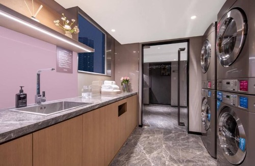Xuhui Hotel | CrystalOrangeShanghaiCaohejing Hotel