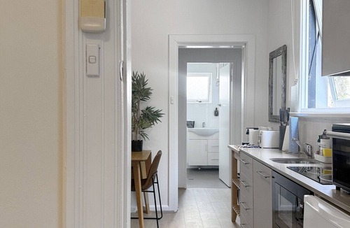 North Sydney Apartment | Cute 1 bedroom with private courtyard garden