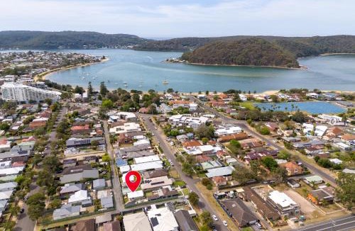 Ettalong Beach House | Cute Coastal 2-Bedroom Getaway