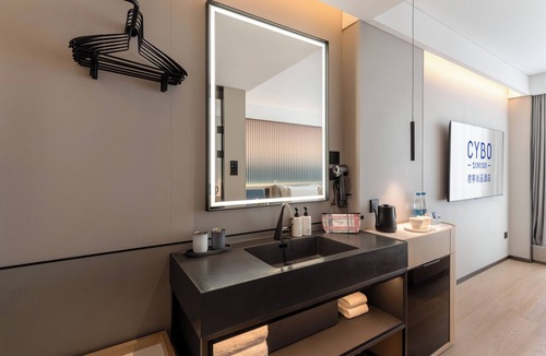 Liwan Hotel | CYBO Station SSAW Hotel Hualin Temple Subway Station ShangxiajiuPedestrian Street Guangzhou