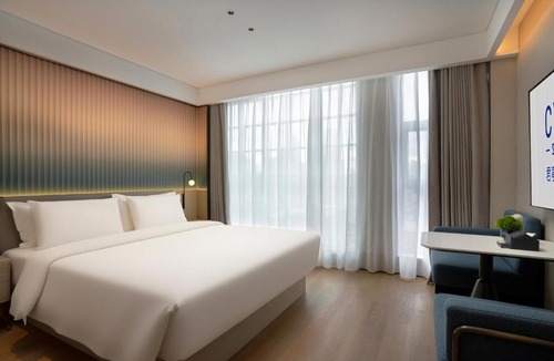 Liwan Hotel | CYBO Station SSAW Hotel Guangzhou Hualin Temple Subway Station
