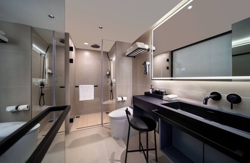 Luohu Hotel | CYBO Station SSAW Shangpin Hotel Luohu Shenzhen