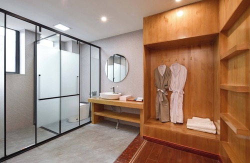 Shangri-La Hotel | Da Le Zhi Ye Homestay