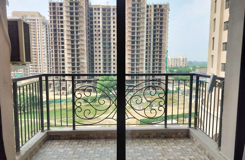 Gomti Nagar Apartment | Dahlias : A perfect studio with every facility