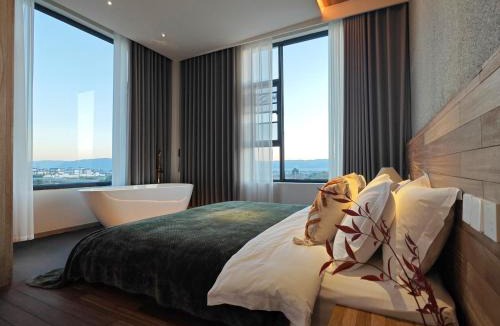 Dali House | Dali Śūnyatā Retreat l 空院子隐奢度假酒店 I 大理古城 I 苍山洱海 I 田园风光 I 宠物友好 I 白族院落 I 围炉煮茶 I 露天音乐会