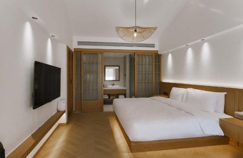 Dali Ancient Town Hotel | Dali Ancient City Pedestrian Street Meishu B & B (Red Longjing Shop)