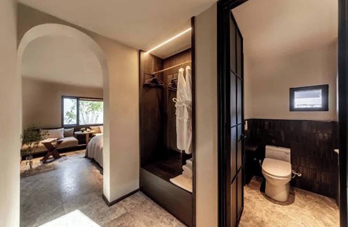 Dali Ancient Town Hotel | Dali Ancient City Xishan Designer Hotel